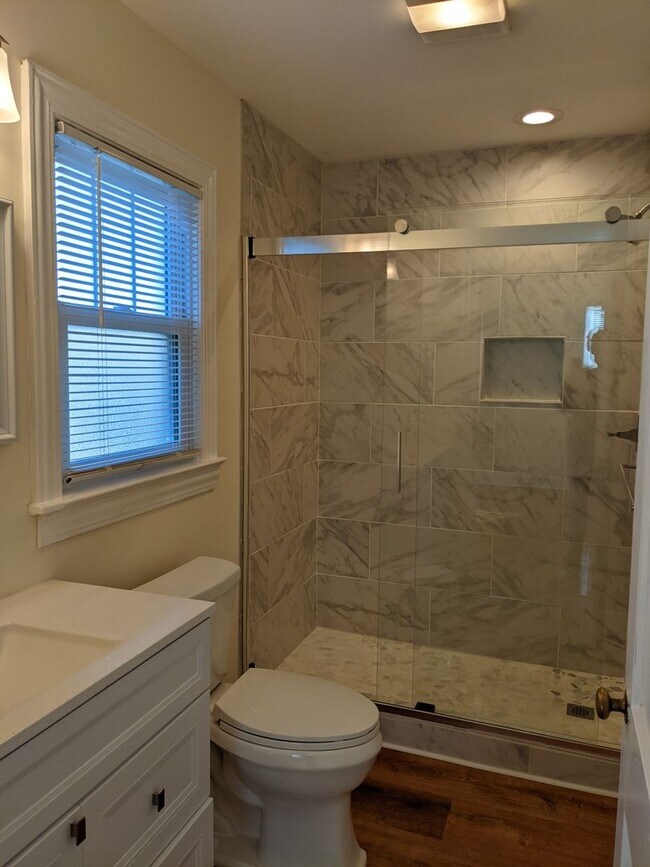 Building Photo - Beautiful Asheville Rental in the Malvern Hills Neighborhood!