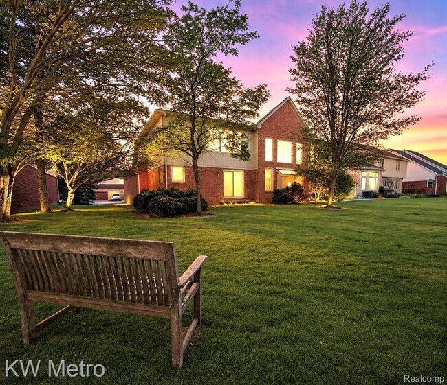 Building Photo - 1176 Cadmus Dr