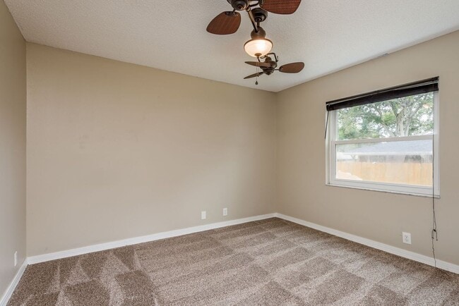 Building Photo - Pool Home Near Florida Beaches