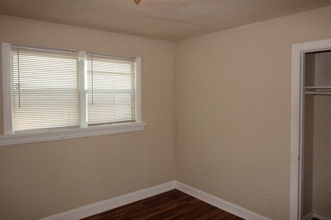 Building Photo - 10601 Murr Way