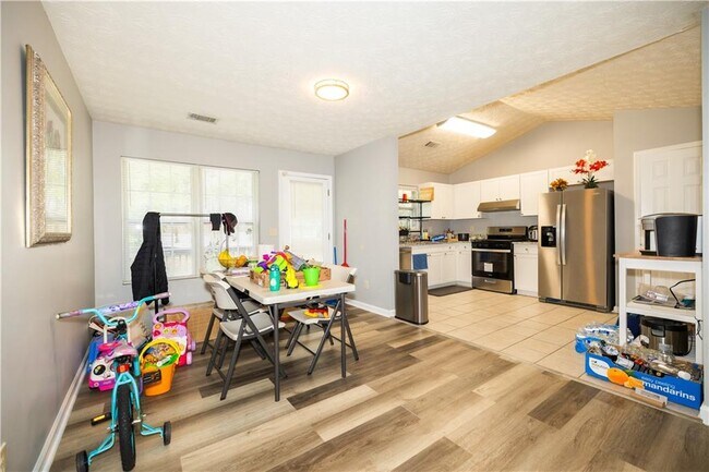 Building Photo - 599 Rivulett Ct