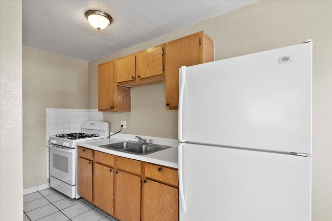 Building Photo - Beautiful One Bedroom for Rent with Free P...