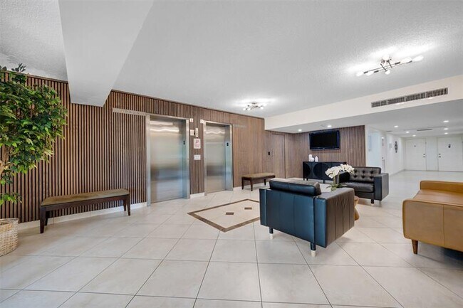 Building Photo - 3960 Oaks Clubhouse Dr