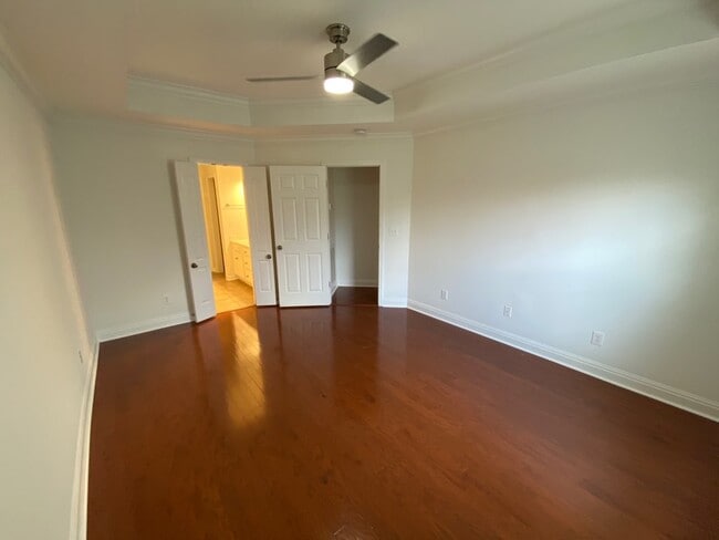 Building Photo - 1307 Hallwood Ln