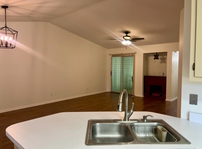 Building Photo - 134 Covington Pl