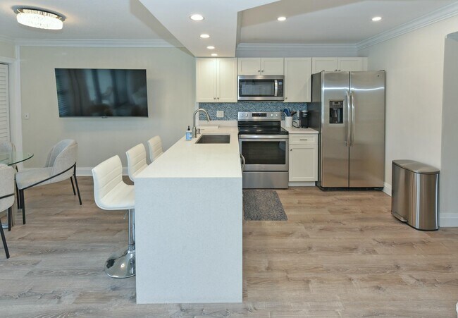 Building Photo - 1605 S US Hwy 1