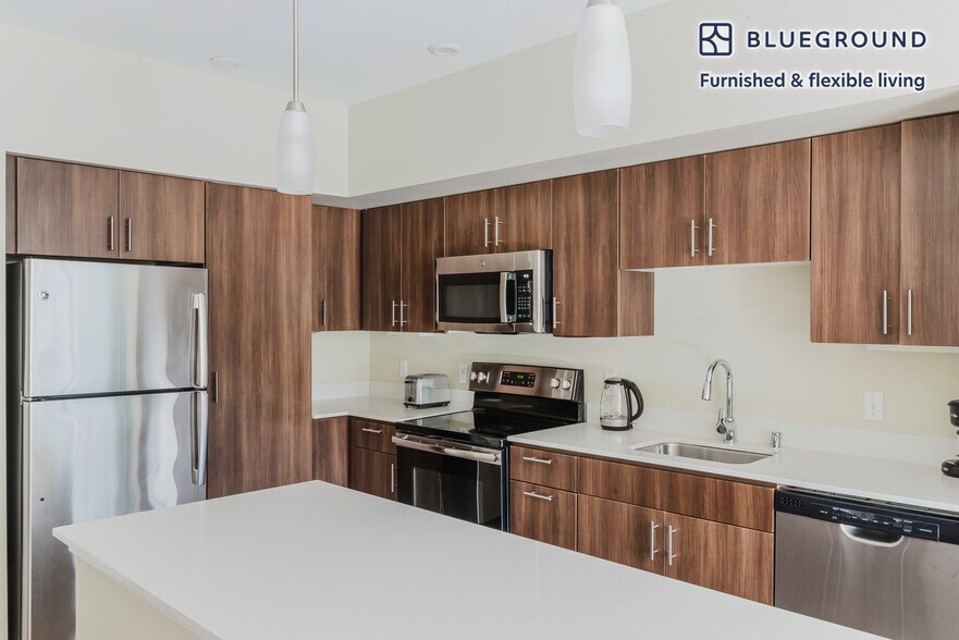 Building Photo - 13403 Newcastle Commons Dr