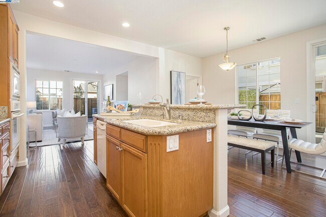 Building Photo - 463 W Felicidad Ave