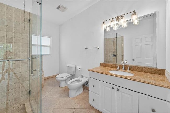 Building Photo - 2612 Florida Blvd