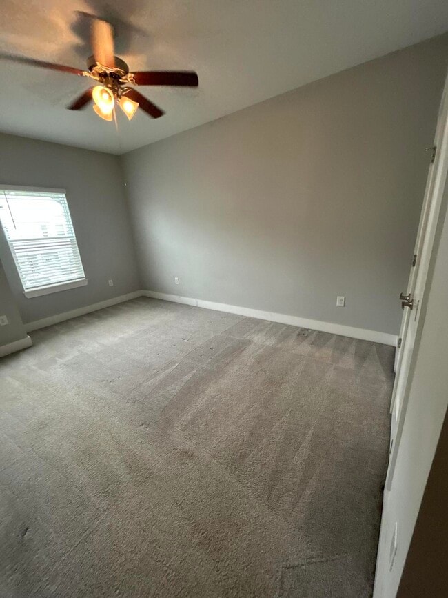 Building Photo - 147 N Sand Palm Rd