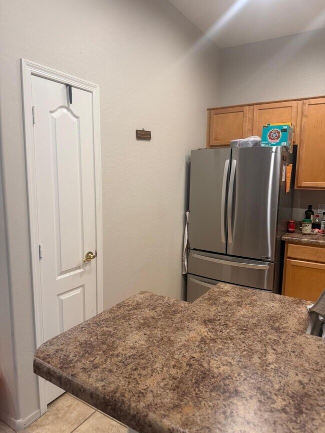 Building Photo - 1864 W Olive Way