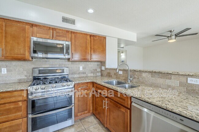 Building Photo - 1441 W Shellfish Dr