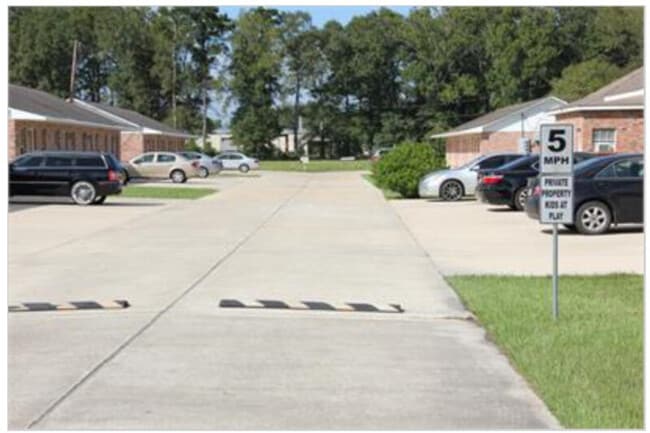 Building Photo - 42470 Barry Ct