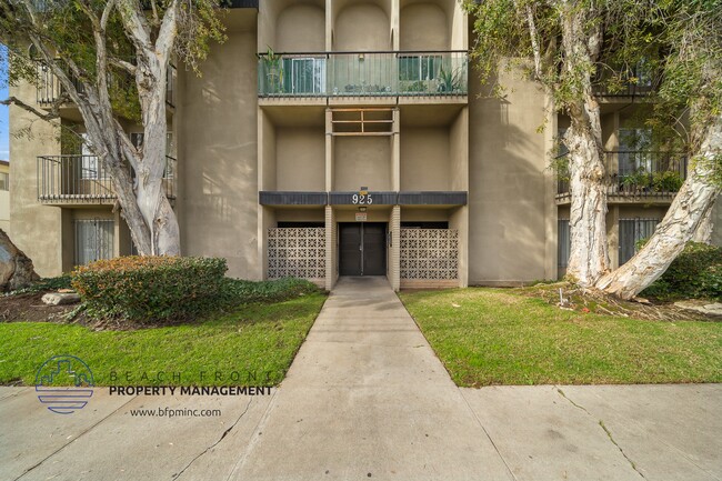 Building Photo - 925 N. Inglewood Ave.