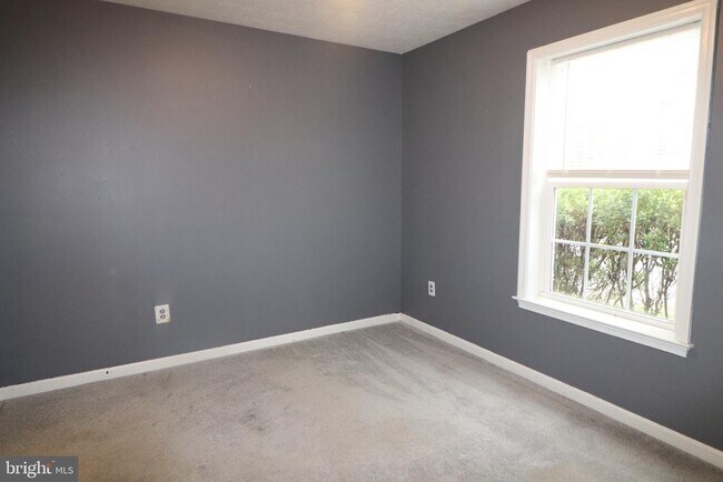 Building Photo - 104 Stingray Ct