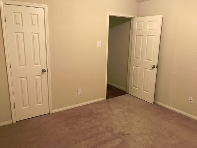 Building Photo - Duplex