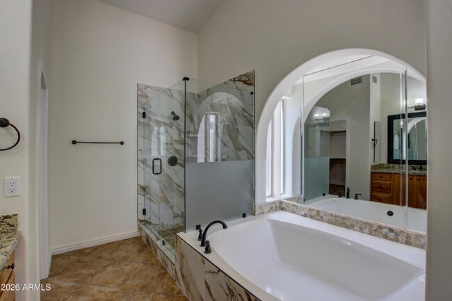 Building Photo - 1918 E Marilyn Rd