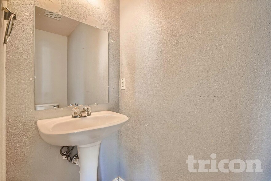 Building Photo - 9213 St Martin Rd