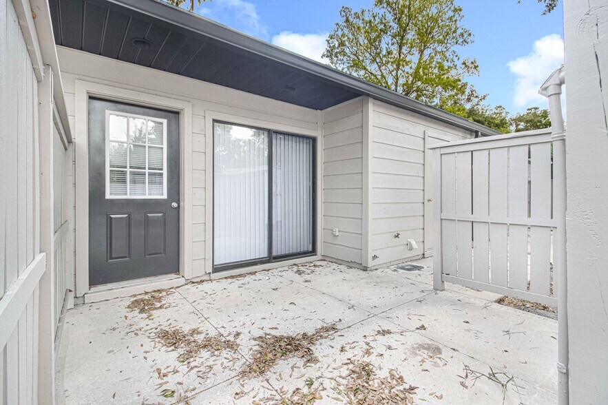 Building Photo - 4111 SE 22nd Ave