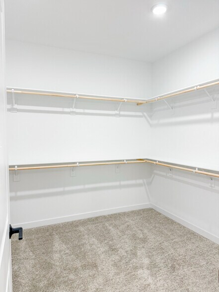 Building Photo - 885 Dunkirk River Ct