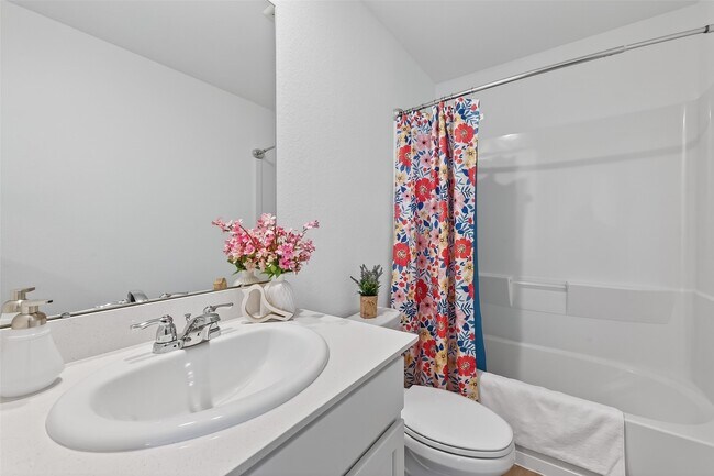 Building Photo - 7402 Clover Chase Dr