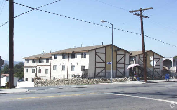 Building Photo - 3301 Griffin Ave