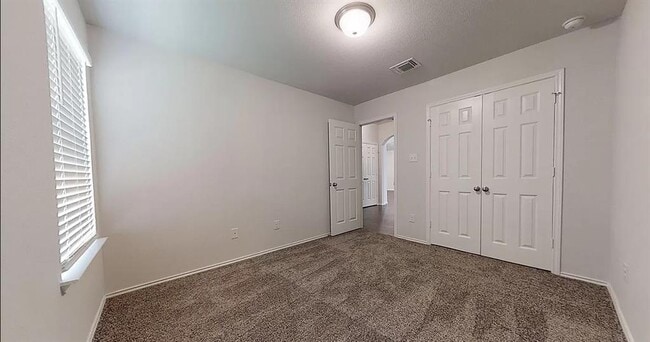 Building Photo - 1828 T H Johnson Dr