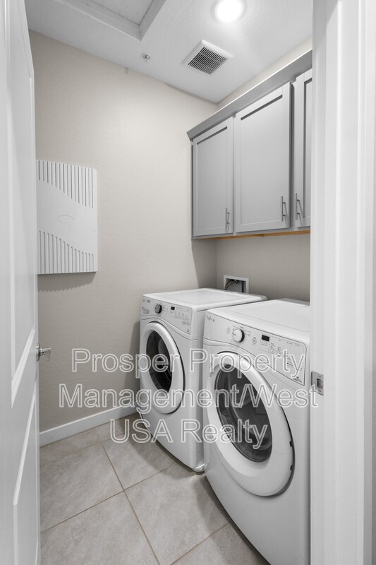 Building Photo - 155 N Lakeview Blvd