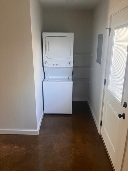 Building Photo - 1305 Roberson St