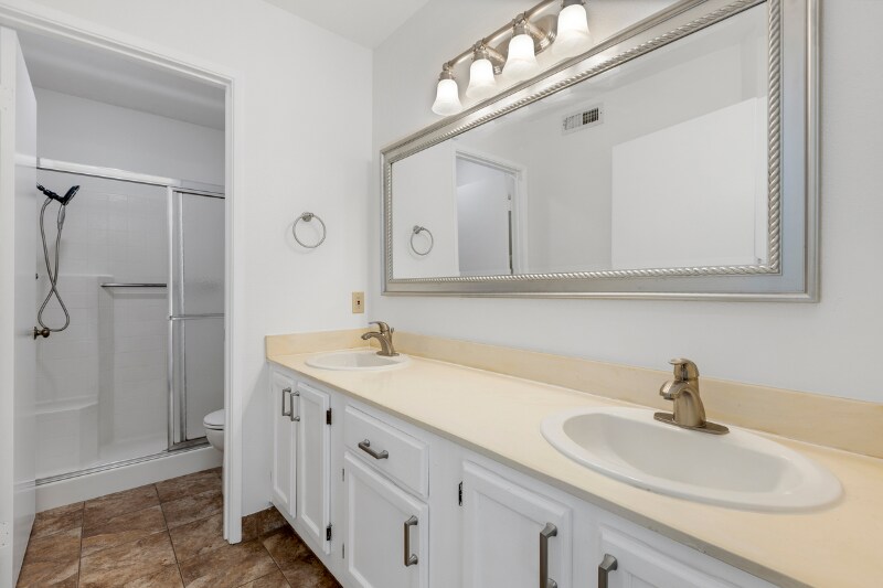 Building Photo - 7962 Mission Vista Dr