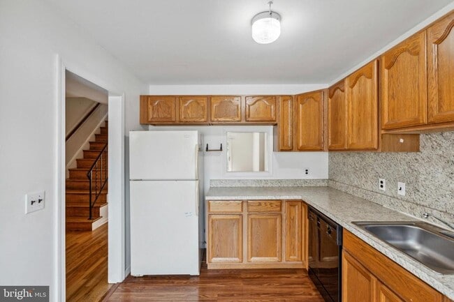 Building Photo - 5 Cornwallis Square