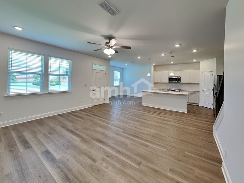 Building Photo - 200 Argea Dr