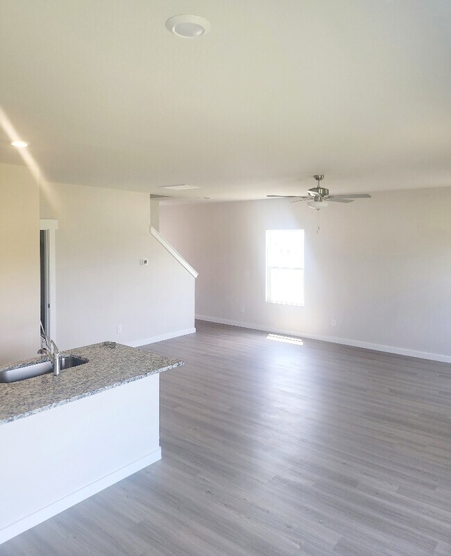 Building Photo - 1031 Peaceful Fawn Dr
