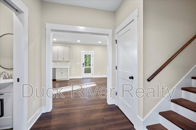 Building Photo - 119 Westover Dr