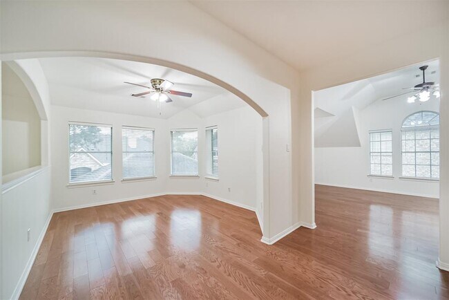 Building Photo - 14015 Falcon Heights Dr