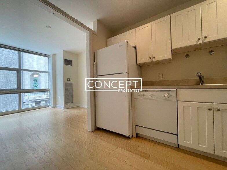 Building Photo - 40 Boylston St