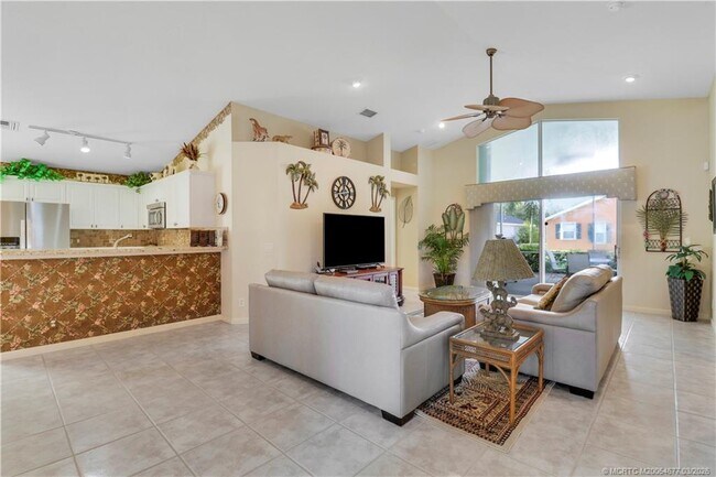 Building Photo - 2698 SW Versailles Terrace