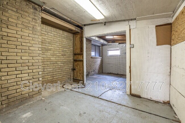 Building Photo - 5017 Cherry Tree Dr