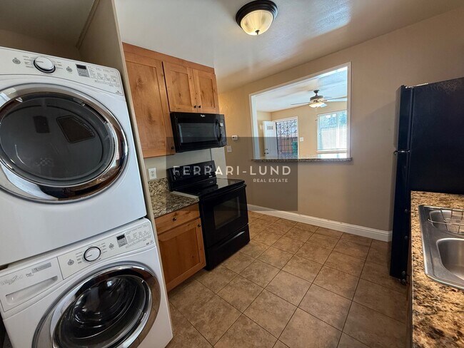 Building Photo - Eden 965-967