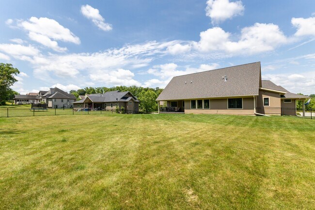 Building Photo - 1762 Creek Wood Dr