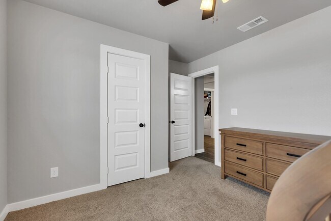 Building Photo - 2 Maverick Dr