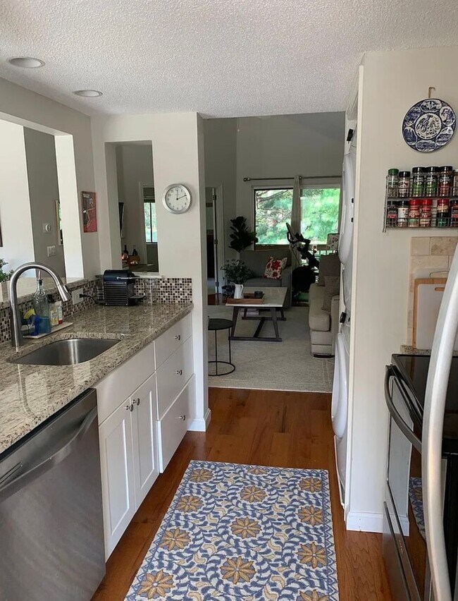 Building Photo - 179 Trailside Way