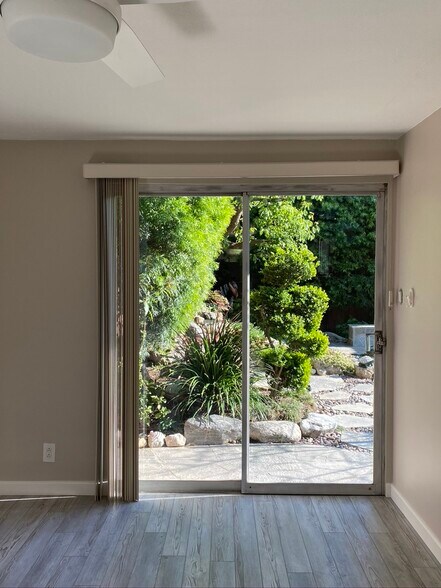 Professional landscaping - 256 Termino Ave