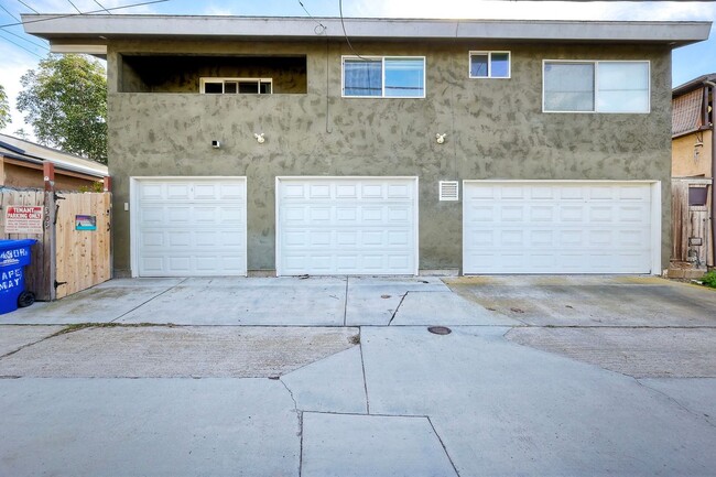 Building Photo - Exquisite Coastal Living- Ocean Beach