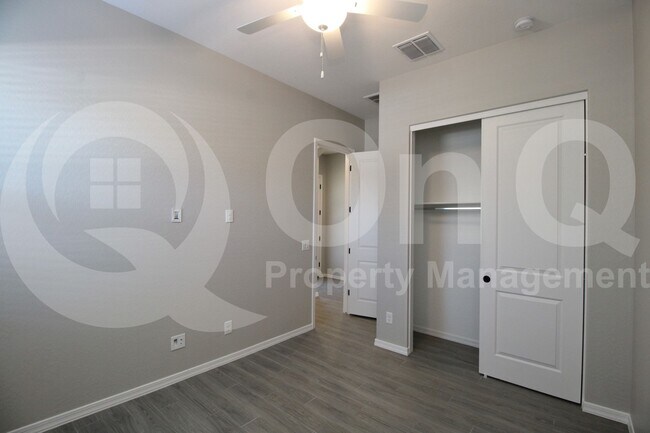 Building Photo - 4245 E Bernice St