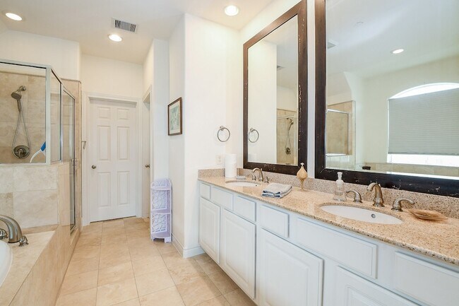 Building Photo - 9127 Harbor Hills Dr