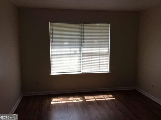 Building Photo - 200 Sheraton Ct