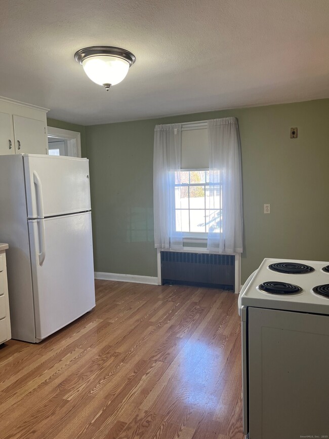 Building Photo - 383 Wells Rd