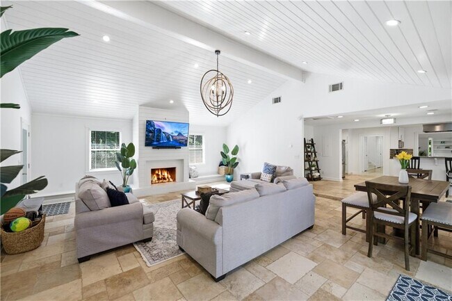 Building Photo - 4115 Glen Devon Dr NW