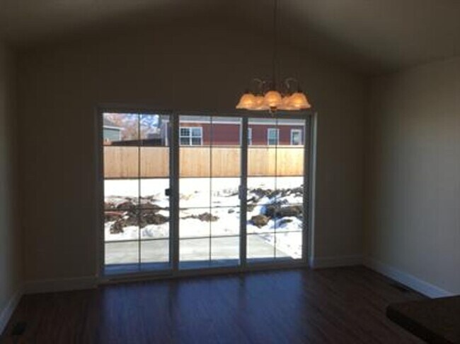 Primary Photo - 3 Bed 2 Bath House in Meadow Lark Community